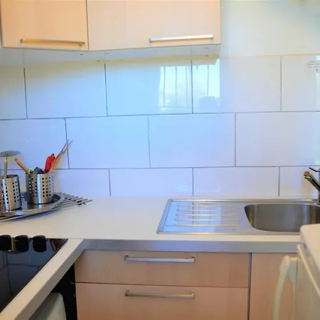 Au Bord De L'eau Avec Terrasse Et Menage Inclus - Fr-1-251-307 르 라방두