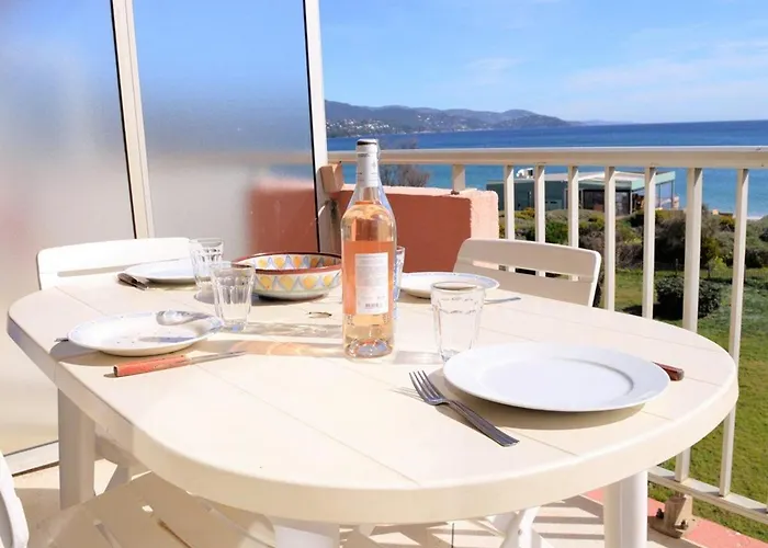 Daire Au Bord De L'eau Avec Terrasse Et Menage Inclus - Fr-1-251-307 Le Lavandou