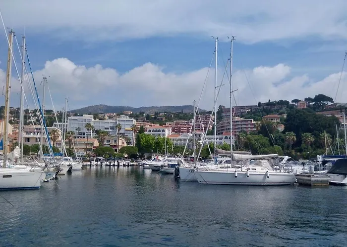 Au Bord De L'eau Avec Terrasse Et Menage Inclus - Fr-1-251-307