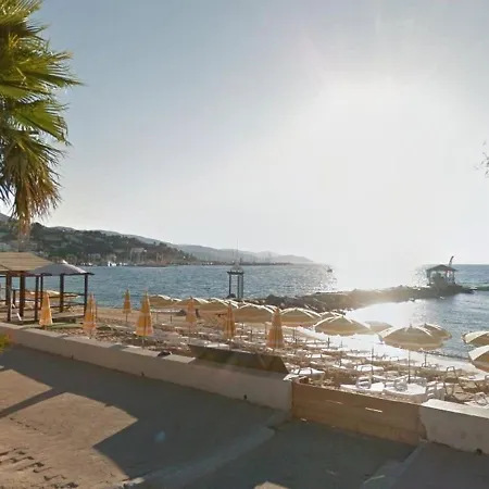 Au Bord De L'eau Avec Terrasse Et Menage Inclus *